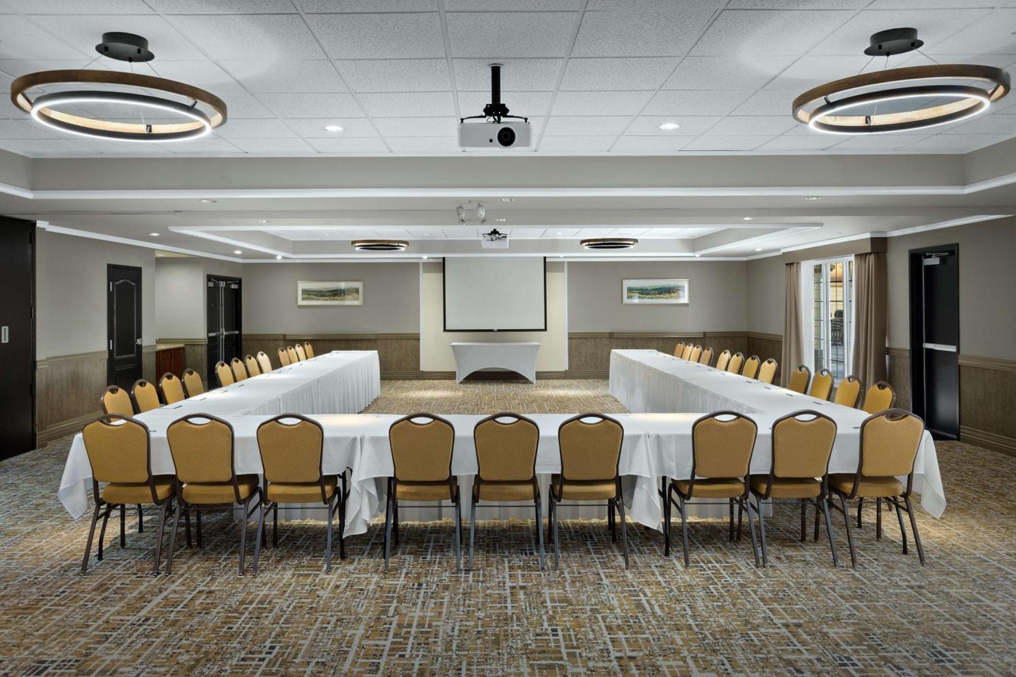 Homewood Suites By Hilton At The Waterfront Уичита Экстерьер фото
